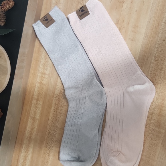 2SETS OF BEARPAW SOCKS - Picture 4 of 7